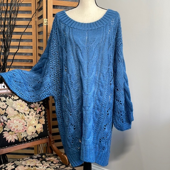 NWT Three Bird Nest Oversized Sweater Large - Picture 1 of 7